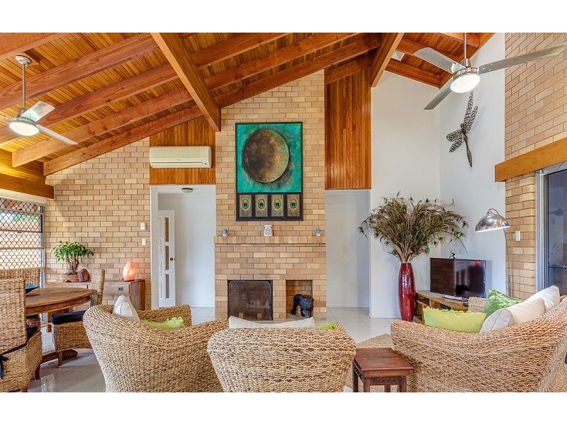 2 Oyster Pde, Tin Can Bay QLD 4580