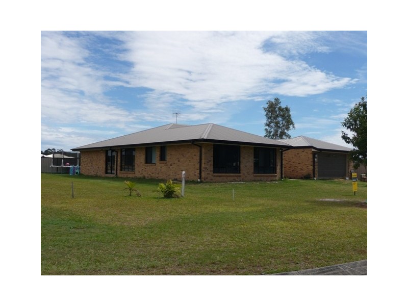 34 Fyshburn Dr, Cooloola Cove QLD 4580