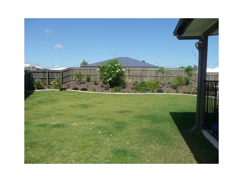 36 Creekside Esp, Cooloola Cove QLD 4580