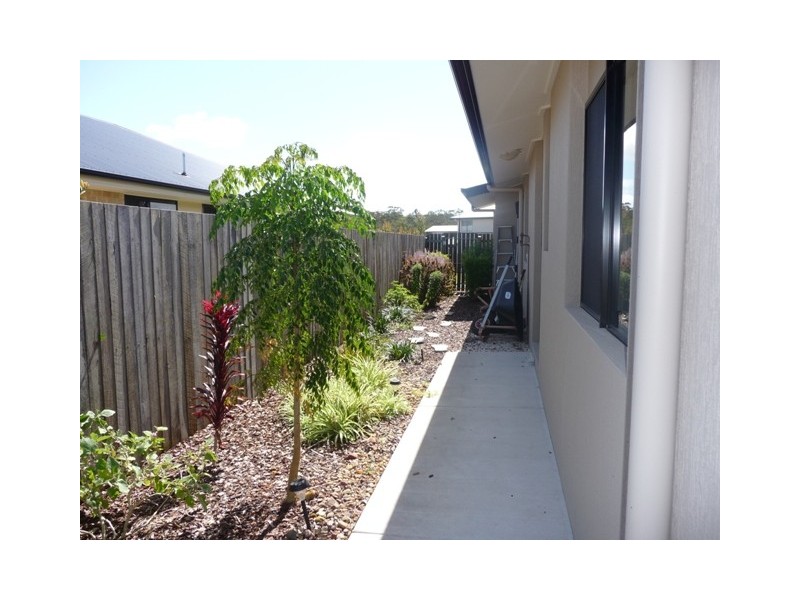 36 Creekside Esp, Cooloola Cove QLD 4580