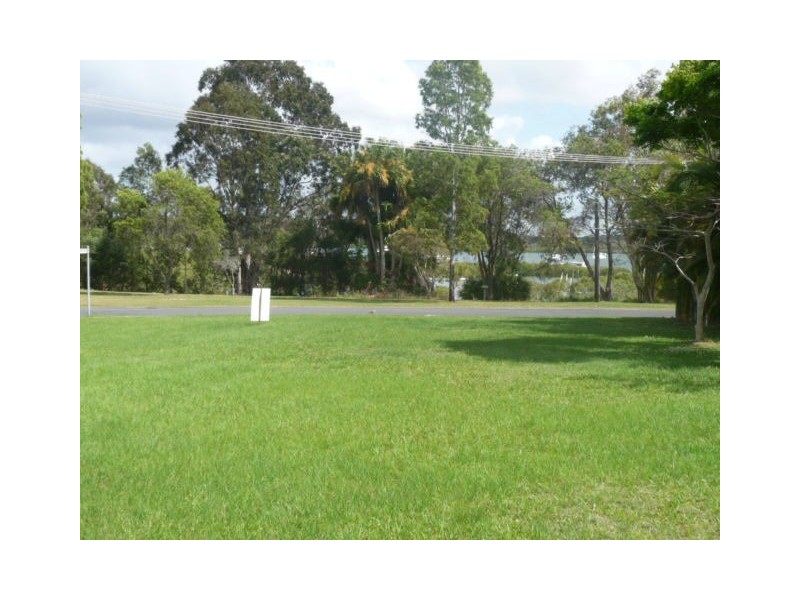 17 Oyster Parade, Tin Can Bay QLD 4580