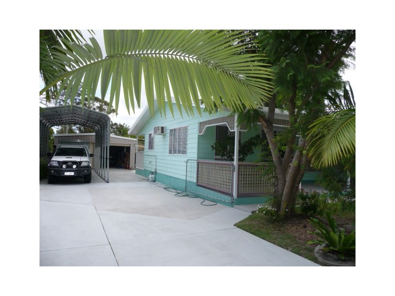203 Gympie Rd, Tin Can Bay QLD 4580