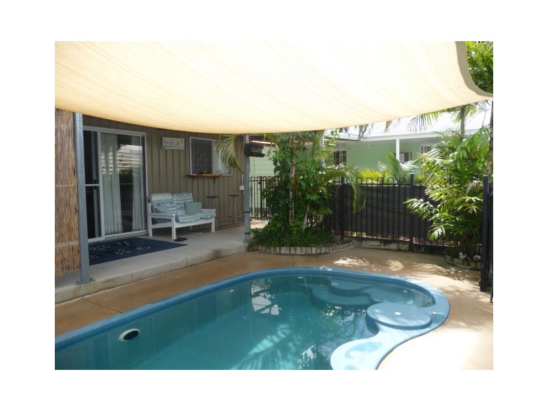 203 Gympie Rd, Tin Can Bay QLD 4580