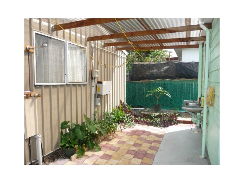 203 Gympie Rd, Tin Can Bay QLD 4580