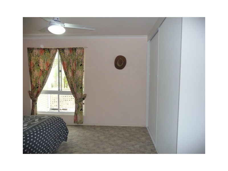 203 Gympie Rd, Tin Can Bay QLD 4580