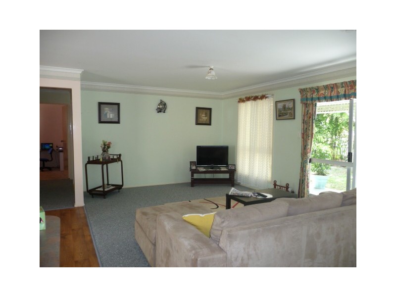 203 Gympie Rd, Tin Can Bay QLD 4580