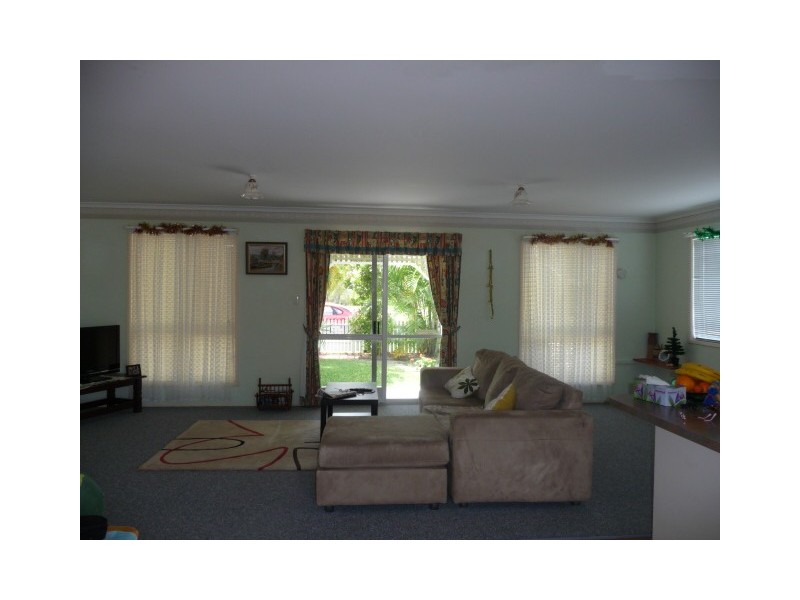203 Gympie Rd, Tin Can Bay QLD 4580