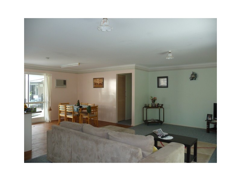 203 Gympie Rd, Tin Can Bay QLD 4580