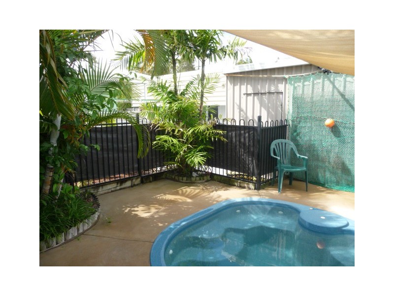 203 Gympie Rd, Tin Can Bay QLD 4580