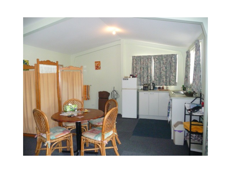 203 Gympie Rd, Tin Can Bay QLD 4580