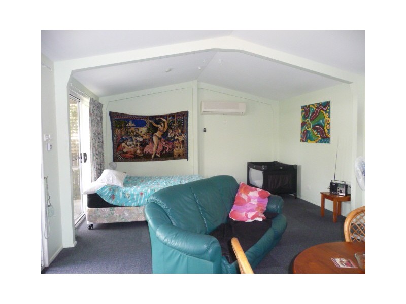 203 Gympie Rd, Tin Can Bay QLD 4580