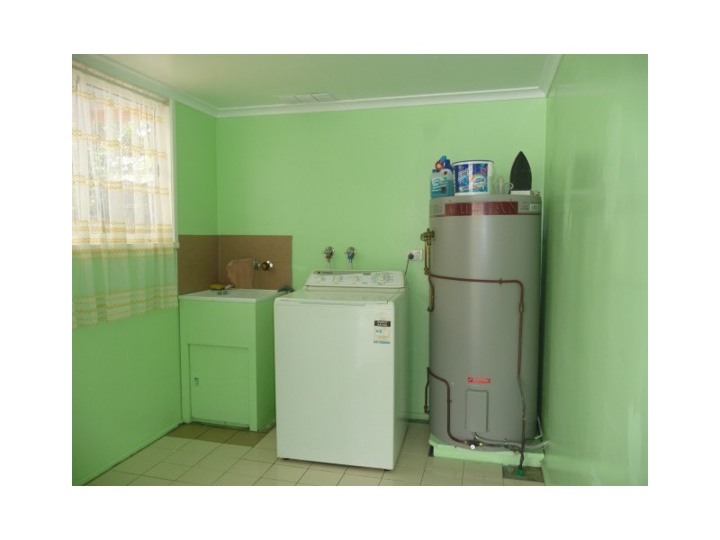 203 Gympie Rd, Tin Can Bay QLD 4580