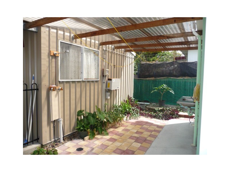 203 Gympie Rd, Tin Can Bay QLD 4580