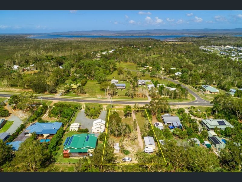 20 Queen Elizabeth Dr, Cooloola Cove QLD 4580
