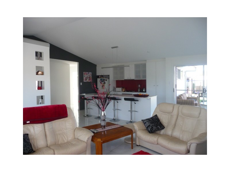 64  Fyshburn Dr, Cooloola Cove QLD 4580