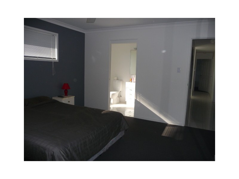 64  Fyshburn Dr, Cooloola Cove QLD 4580