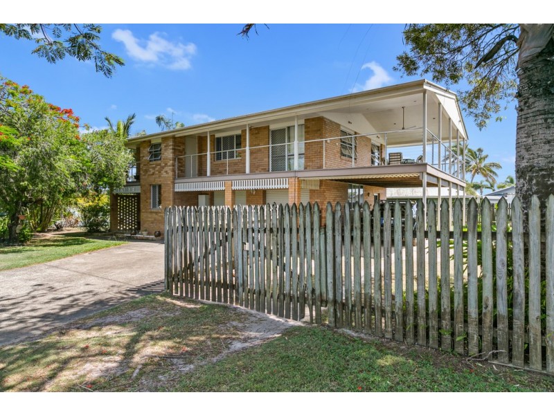 14 Gympie Road, Tin Can Bay QLD 4580