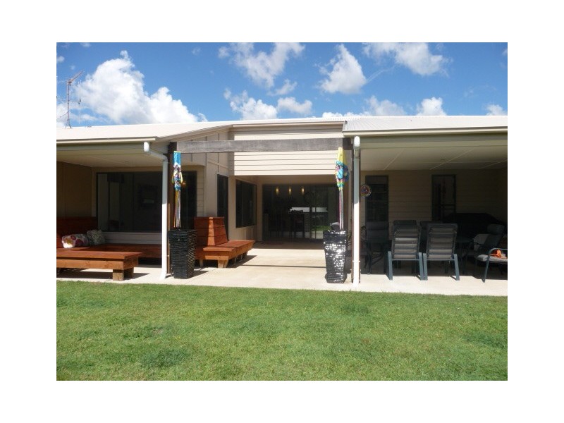 9 Acacia Street, Tin Can Bay QLD 4580