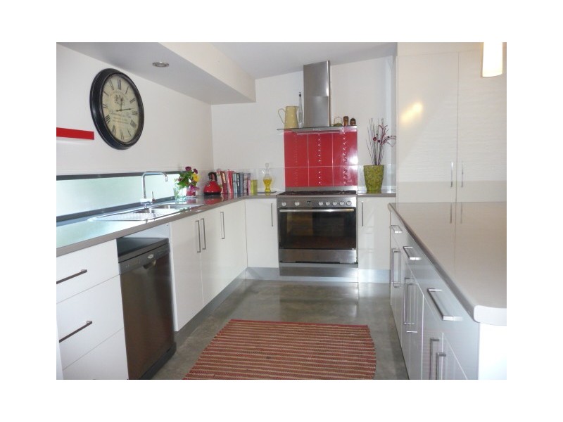 9 Acacia Street, Tin Can Bay QLD 4580