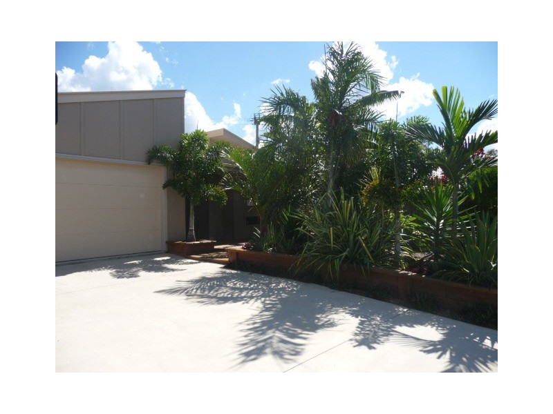 9 Acacia Street, Tin Can Bay QLD 4580