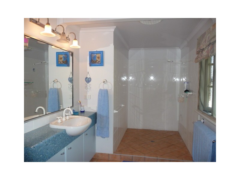 25  Discovery Dr, Cooloola Cove QLD 4580