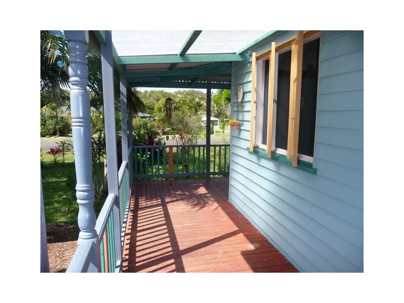 25  Discovery Dr, Cooloola Cove QLD 4580