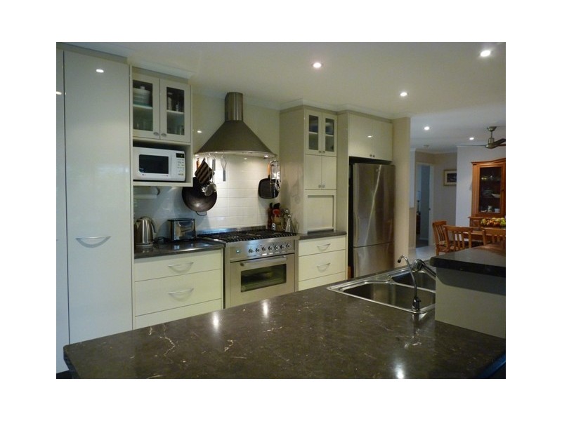 18 Banksia Ave, Tin Can Bay QLD 4580