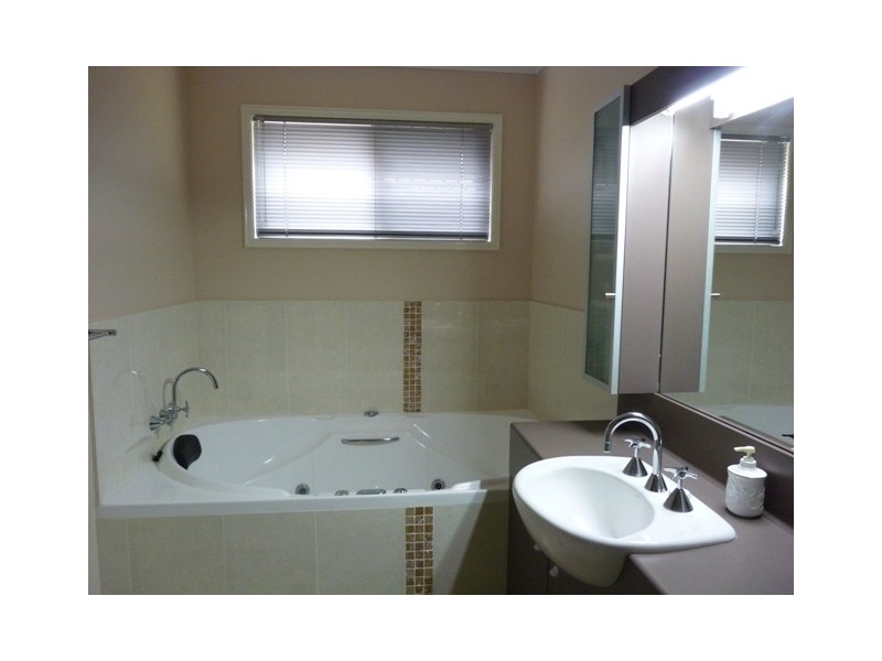 18 Banksia Ave, Tin Can Bay QLD 4580