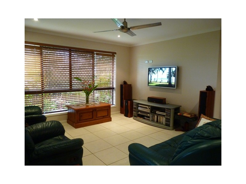 18 Banksia Ave, Tin Can Bay QLD 4580