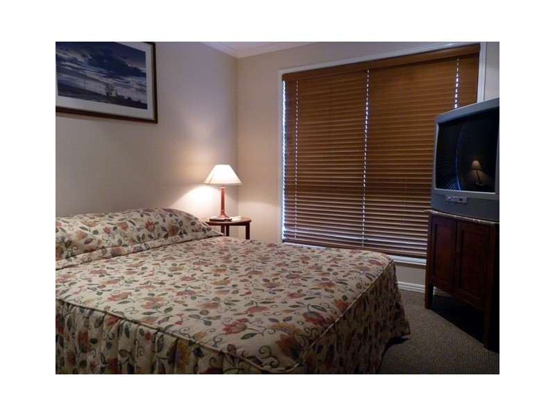 18 Banksia Ave, Tin Can Bay QLD 4580