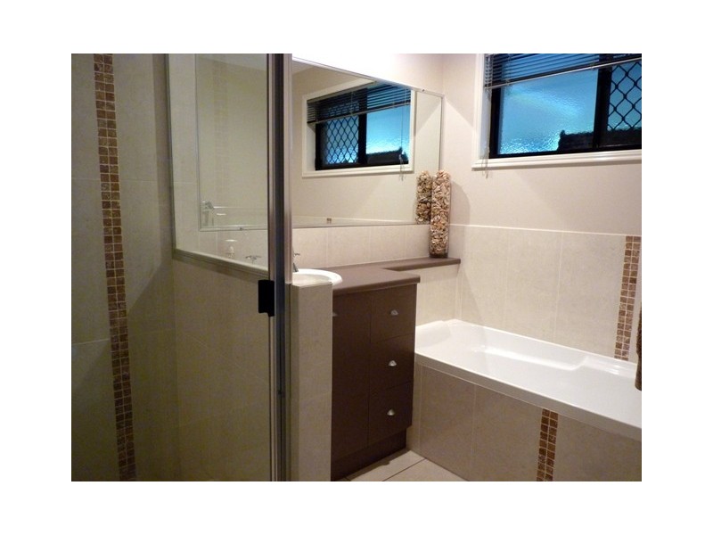 18 Banksia Ave, Tin Can Bay QLD 4580