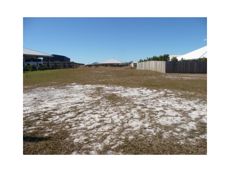 98 BANKSIA AVE, Tin Can Bay QLD 4580