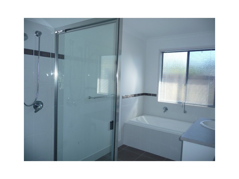 3 Aqua Place, Tin Can Bay QLD 4580