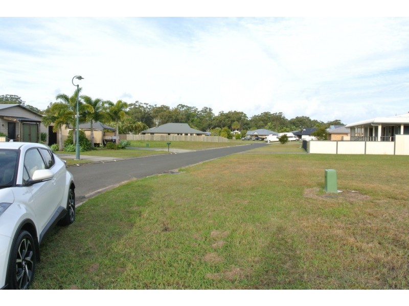 15 Capstan Crt, Cooloola Cove QLD 4580