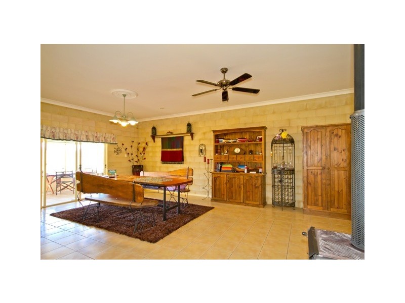 7 Iberia Ct, Cooloola Cove QLD 4580