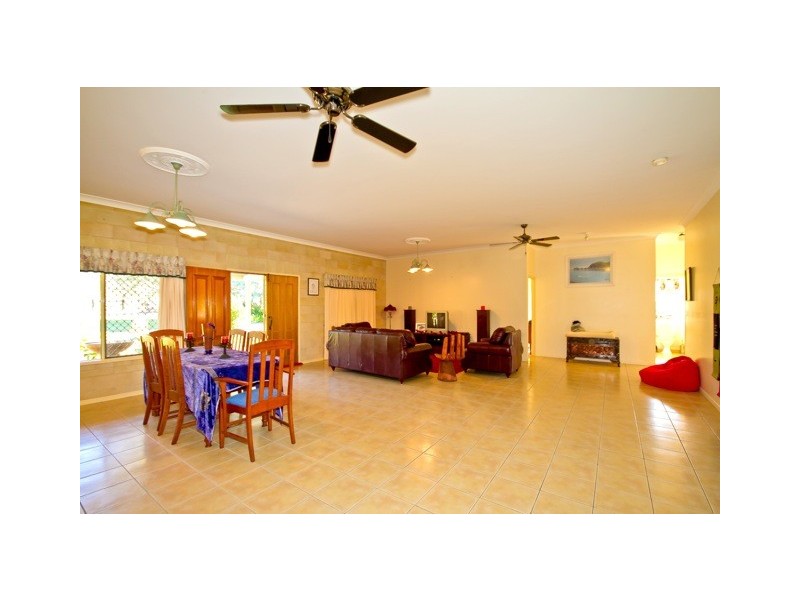 7 Iberia Ct, Cooloola Cove QLD 4580