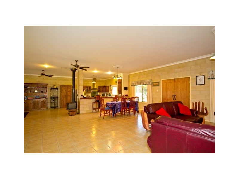 7 Iberia Ct, Cooloola Cove QLD 4580