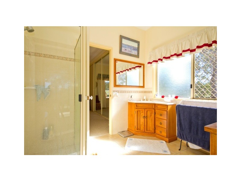 7 Iberia Ct, Cooloola Cove QLD 4580