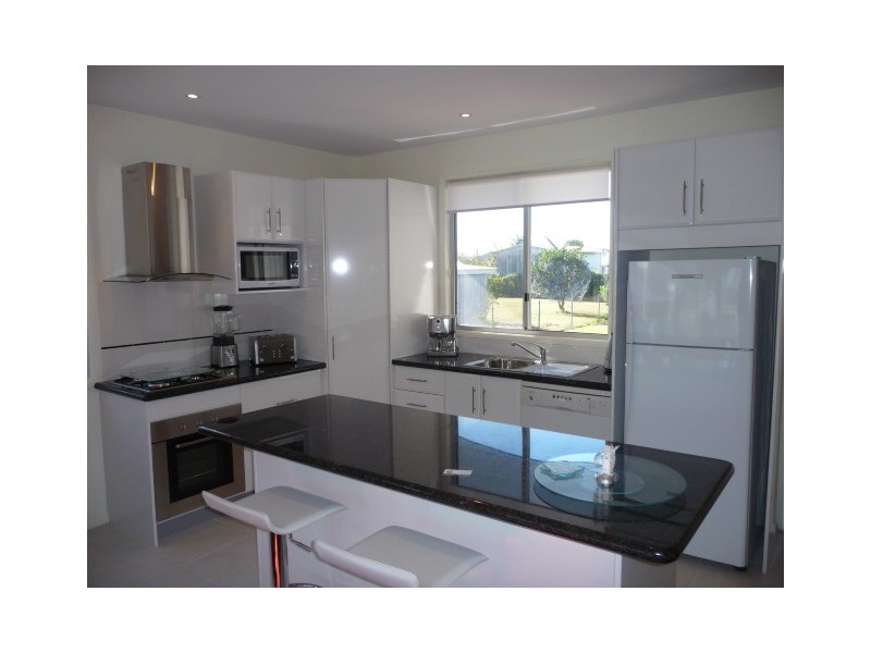 9 Whiting St, Tin Can Bay QLD 4580