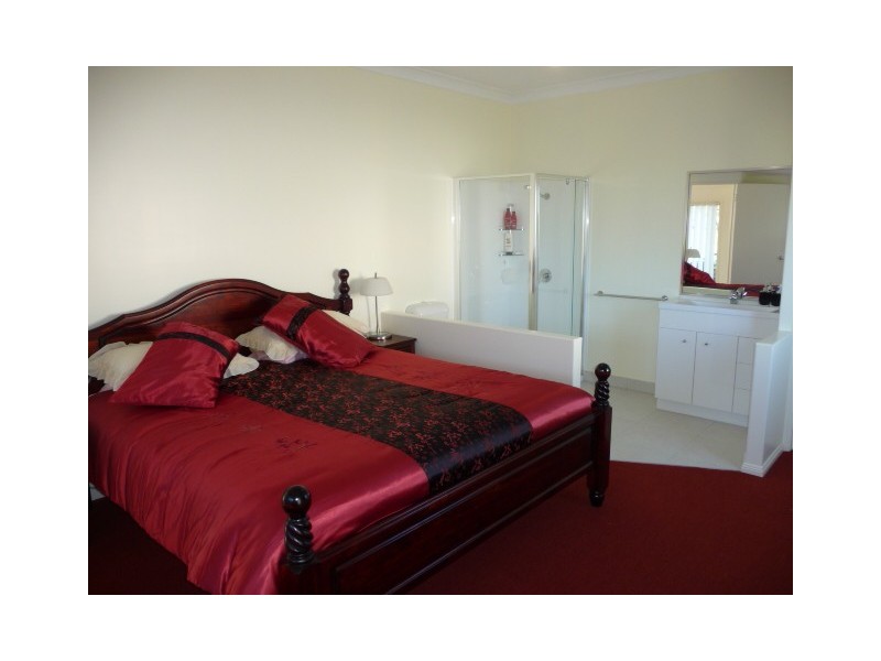 9 Whiting St, Tin Can Bay QLD 4580