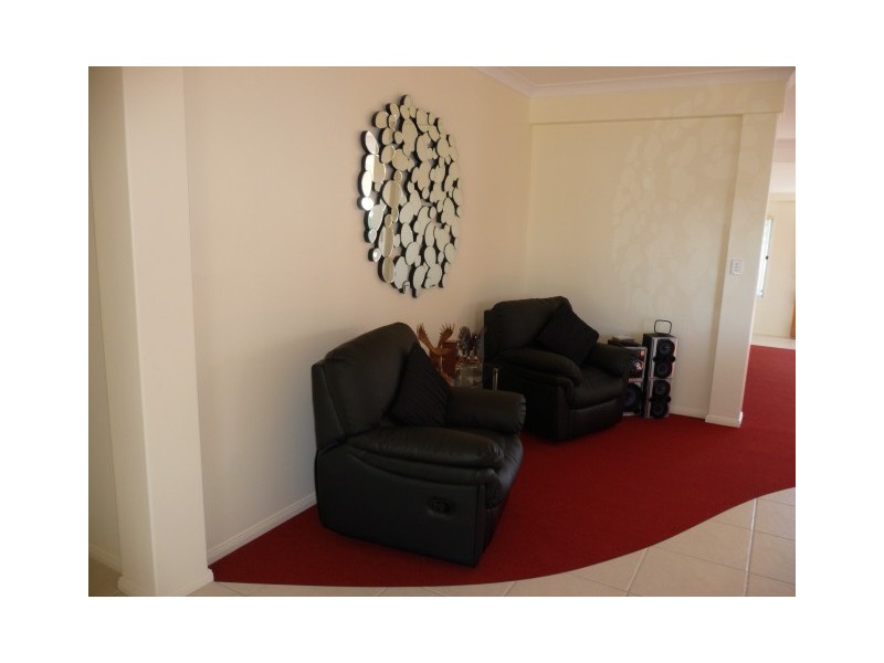 9 Whiting St, Tin Can Bay QLD 4580