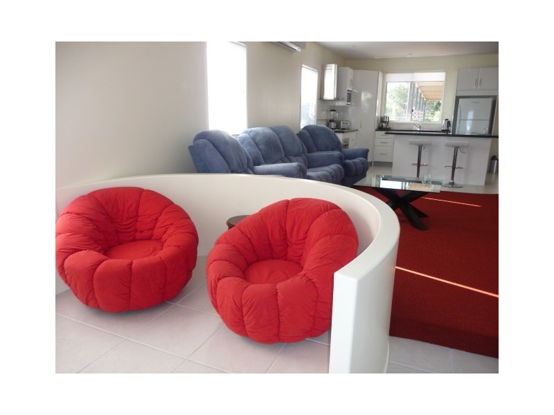 9 Whiting St, Tin Can Bay QLD 4580