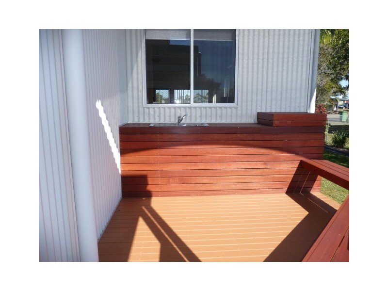 9 Whiting St, Tin Can Bay QLD 4580