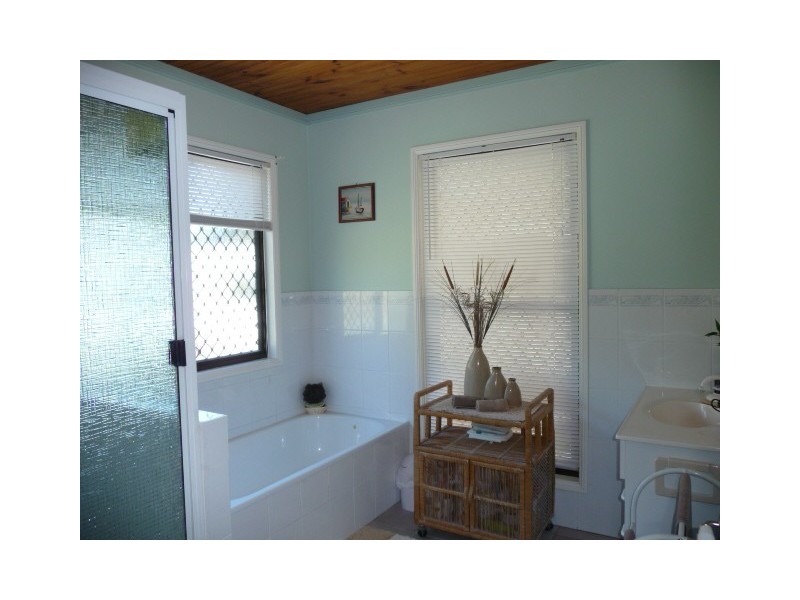 11 Beagle Ave, Cooloola Cove QLD 4580