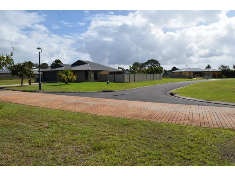 37 Fyshburn Drive, Cooloola Cove QLD 4580