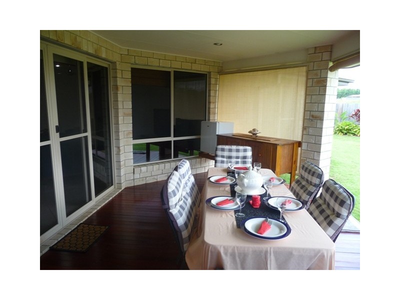 54 Creekside Esplanade, Cooloola Cove QLD 4580