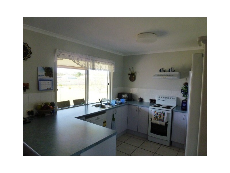 25 Dreadnought Av, Cooloola Cove QLD 4580