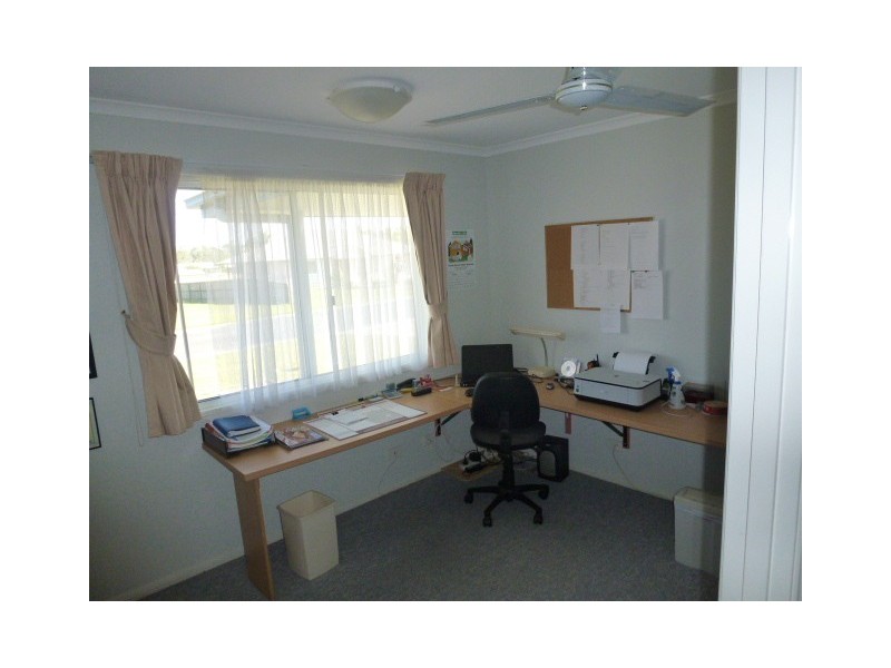 25 Dreadnought Av, Cooloola Cove QLD 4580