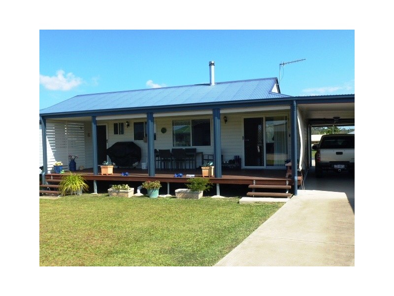 25 Dreadnought Av, Cooloola Cove QLD 4580