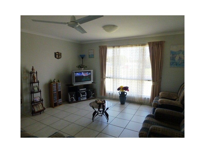 25 Dreadnought Av, Cooloola Cove QLD 4580